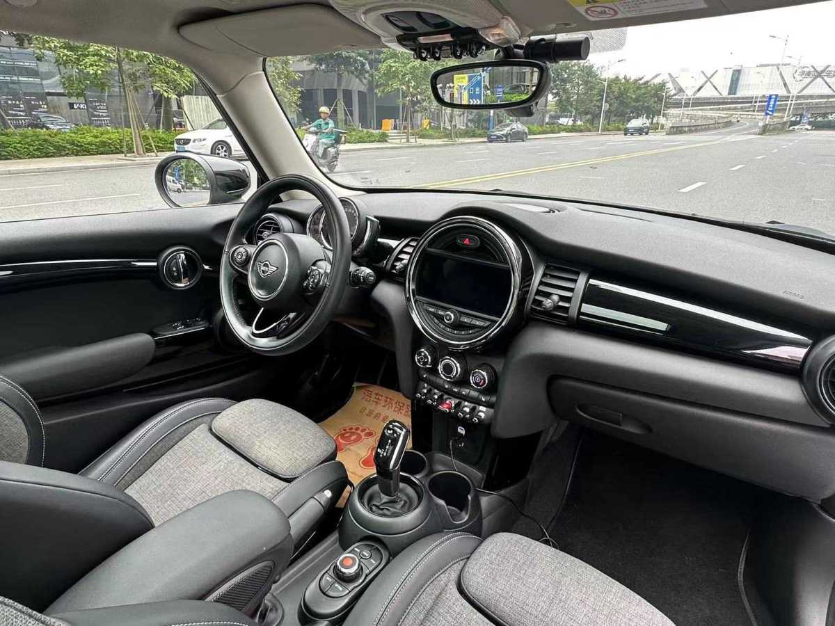 MINI COUNTRYMAN  2018款 1.5T COOPER 經(jīng)典派圖片