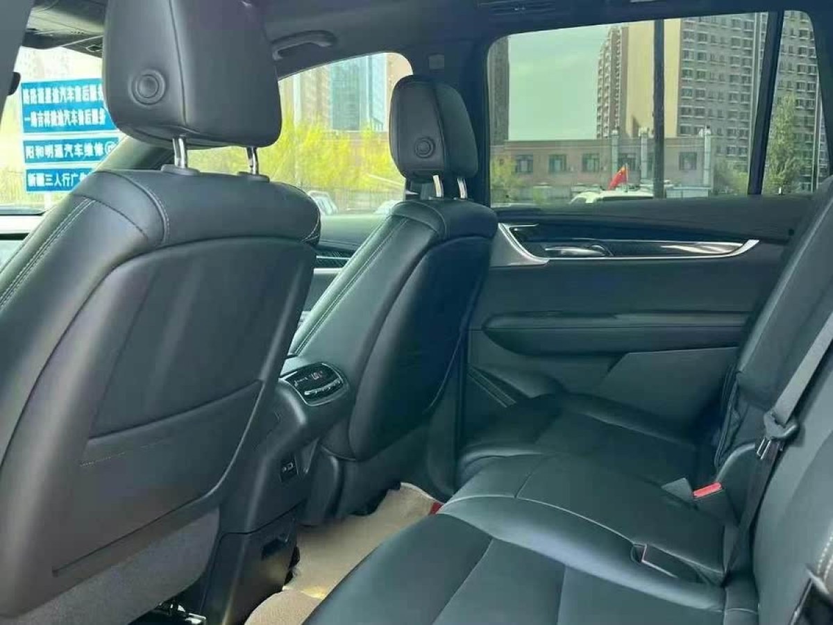凱迪拉克 XT6  2022款 2.0T 七座四驅(qū)豪華型圖片