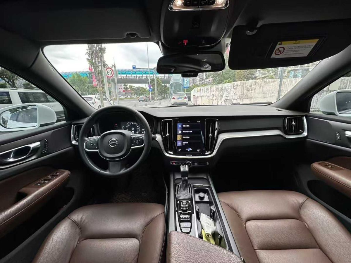沃爾沃 S60L  2021款 T3 智行豪華版圖片
