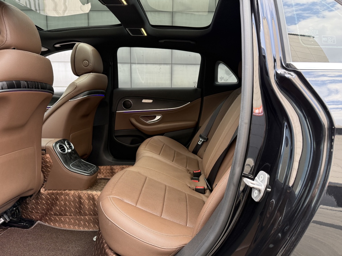奔馳 奔馳E級  2021款 改款 E 300 L 時尚型圖片