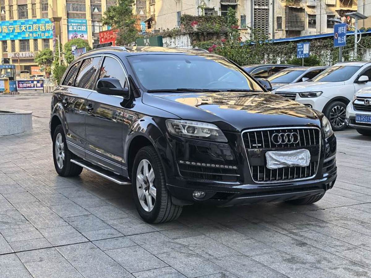 奧迪 奧迪Q7  2010款 3.0 TDI quattro 領(lǐng)先型圖片