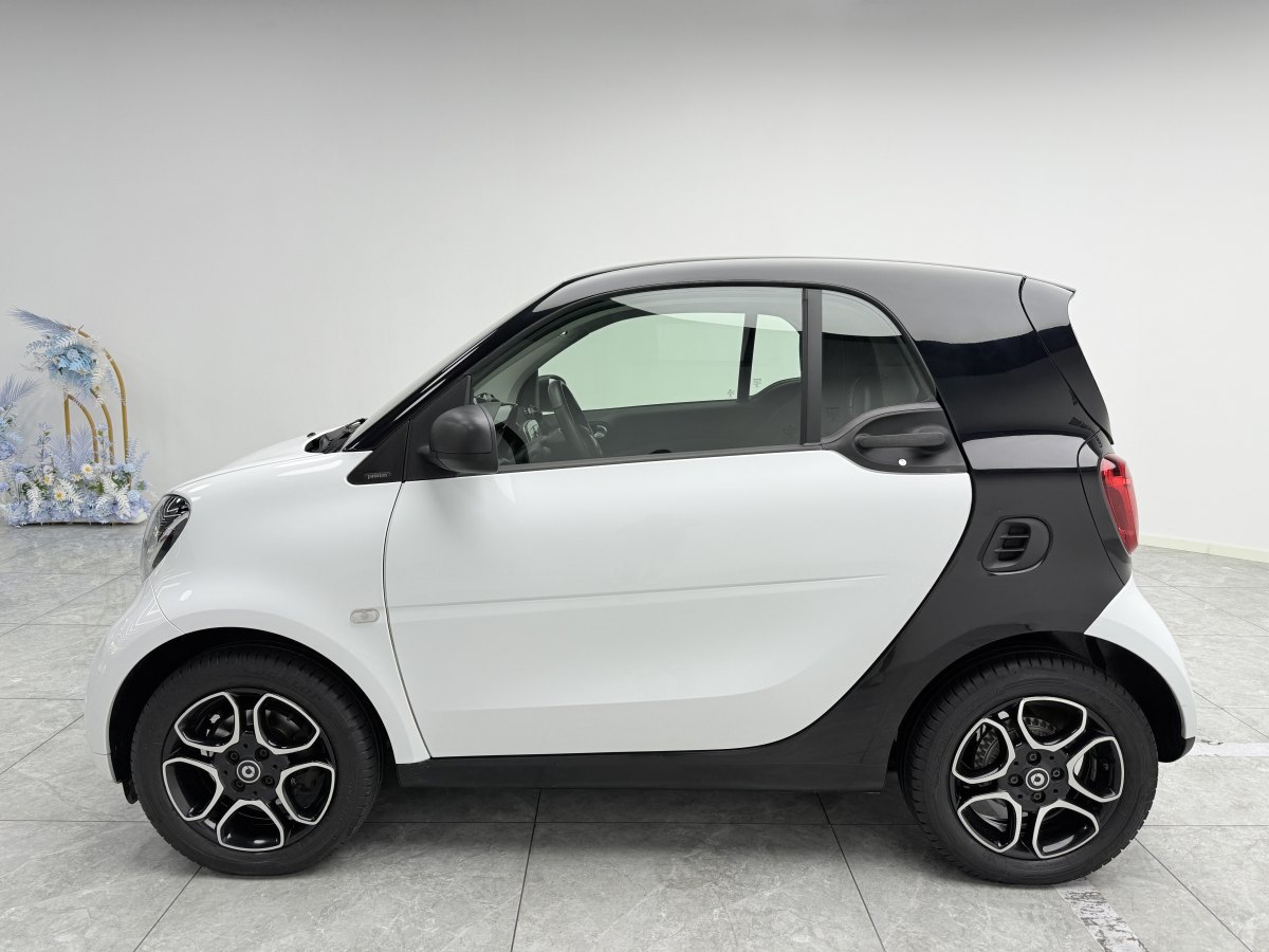 smart fortwo  2019款 0.9T 66千瓦硬頂風擎版 國VI圖片