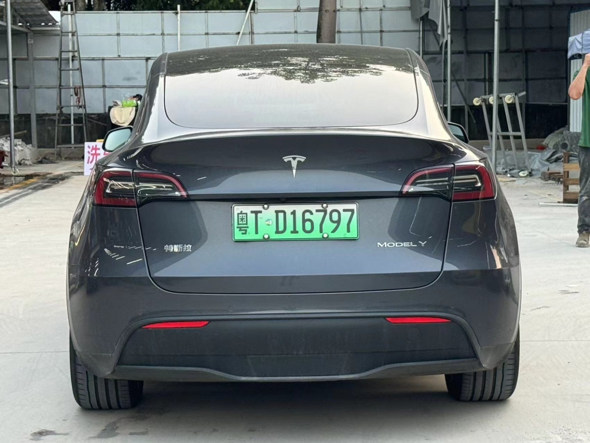 2021年08月特斯拉 Model Y  2021款 改款 標(biāo)準(zhǔn)續(xù)航后驅(qū)升級(jí)版