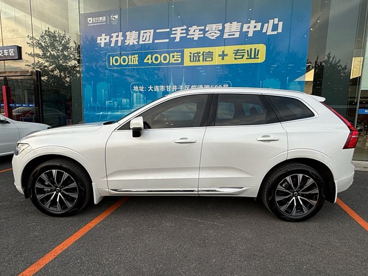 沃爾沃 XC60  2024款 B5 四驅(qū)智遠(yuǎn)豪華版圖片