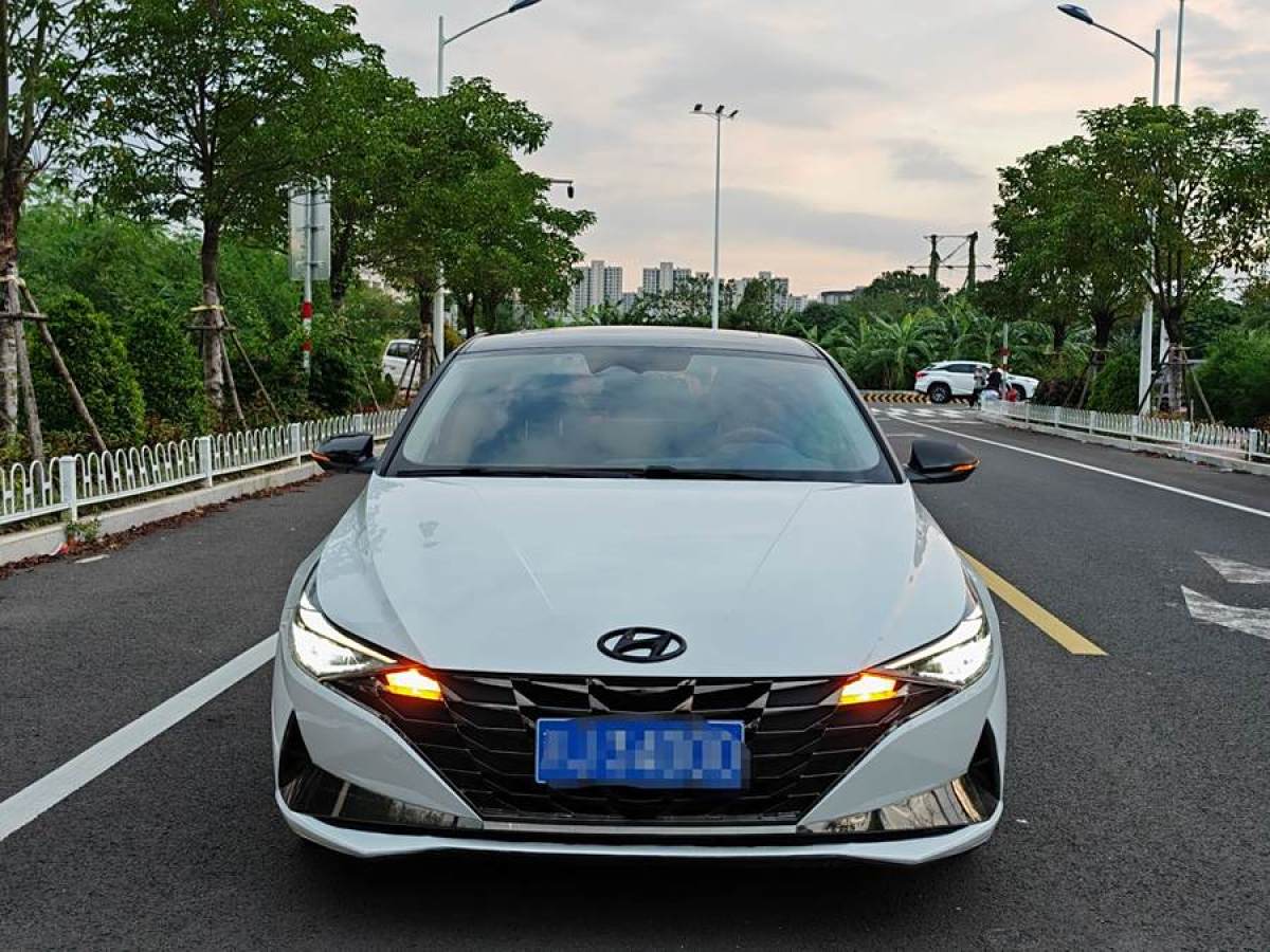 2022年3月現(xiàn)代 伊蘭特  2022款 1.5L CVT LUX尊貴版