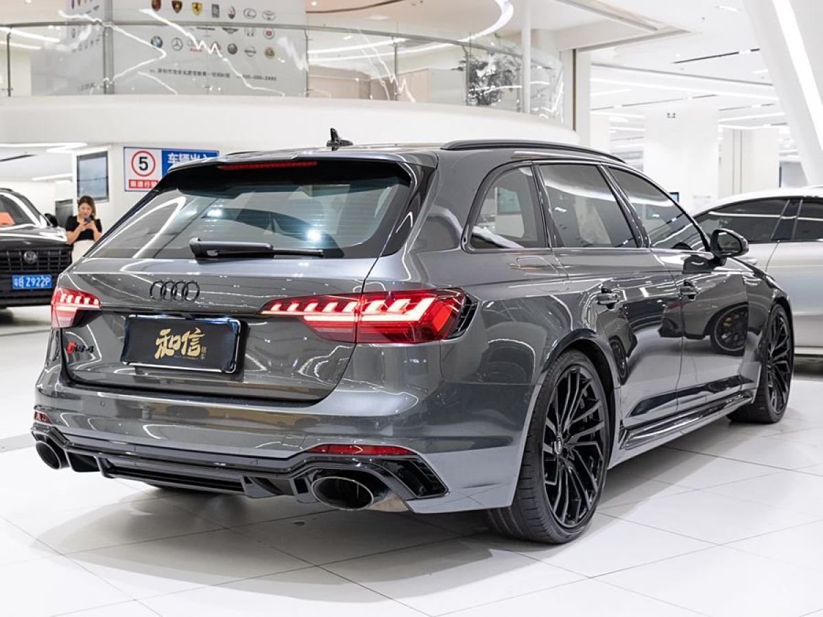 奥迪 奥迪RS 4  2023款 RS4 Avant 黑曜版图片