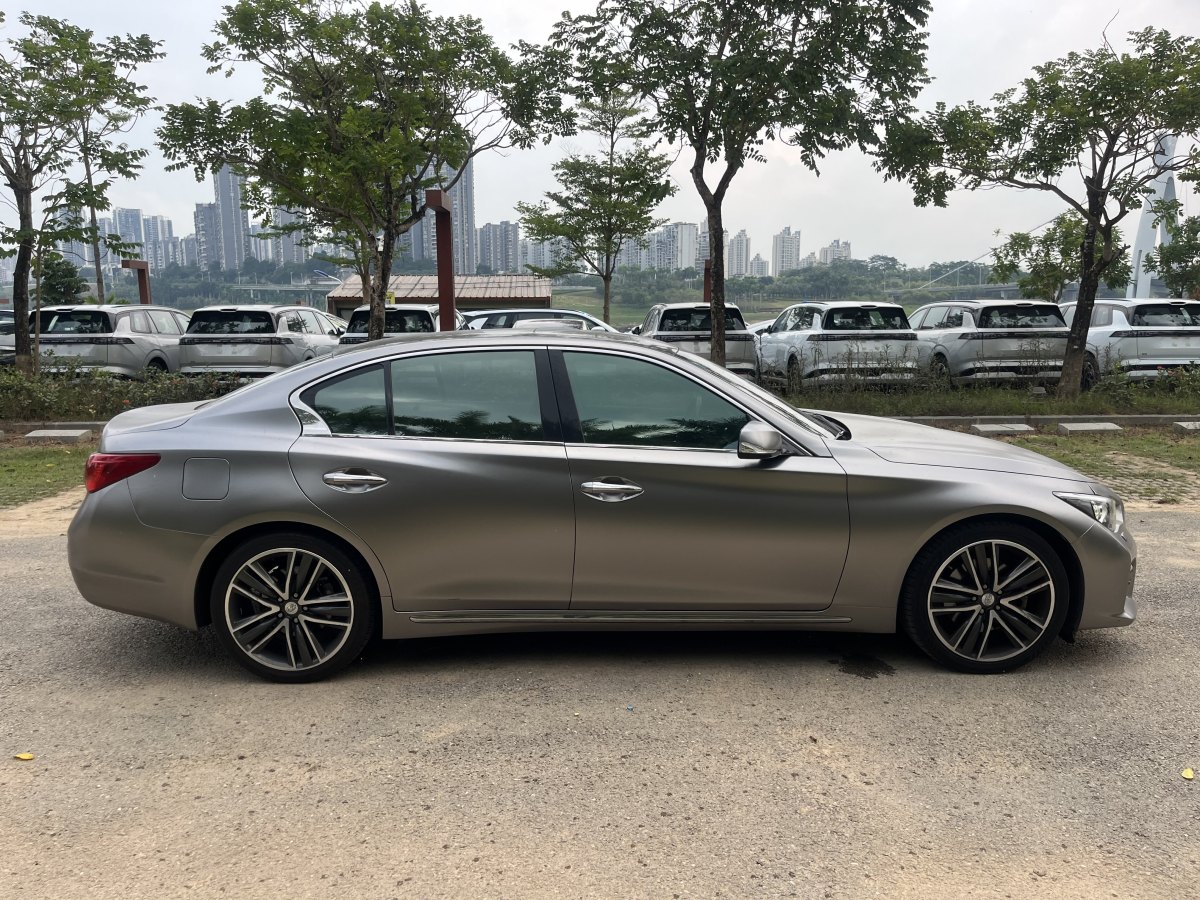 英菲尼迪 Q50L  2015款 2.0T 運(yùn)動(dòng)版圖片