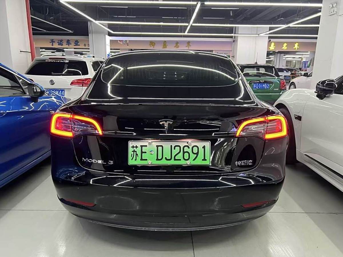 特斯拉 Model Y  2020款 改款 標(biāo)準續(xù)航后驅(qū)升級版圖片