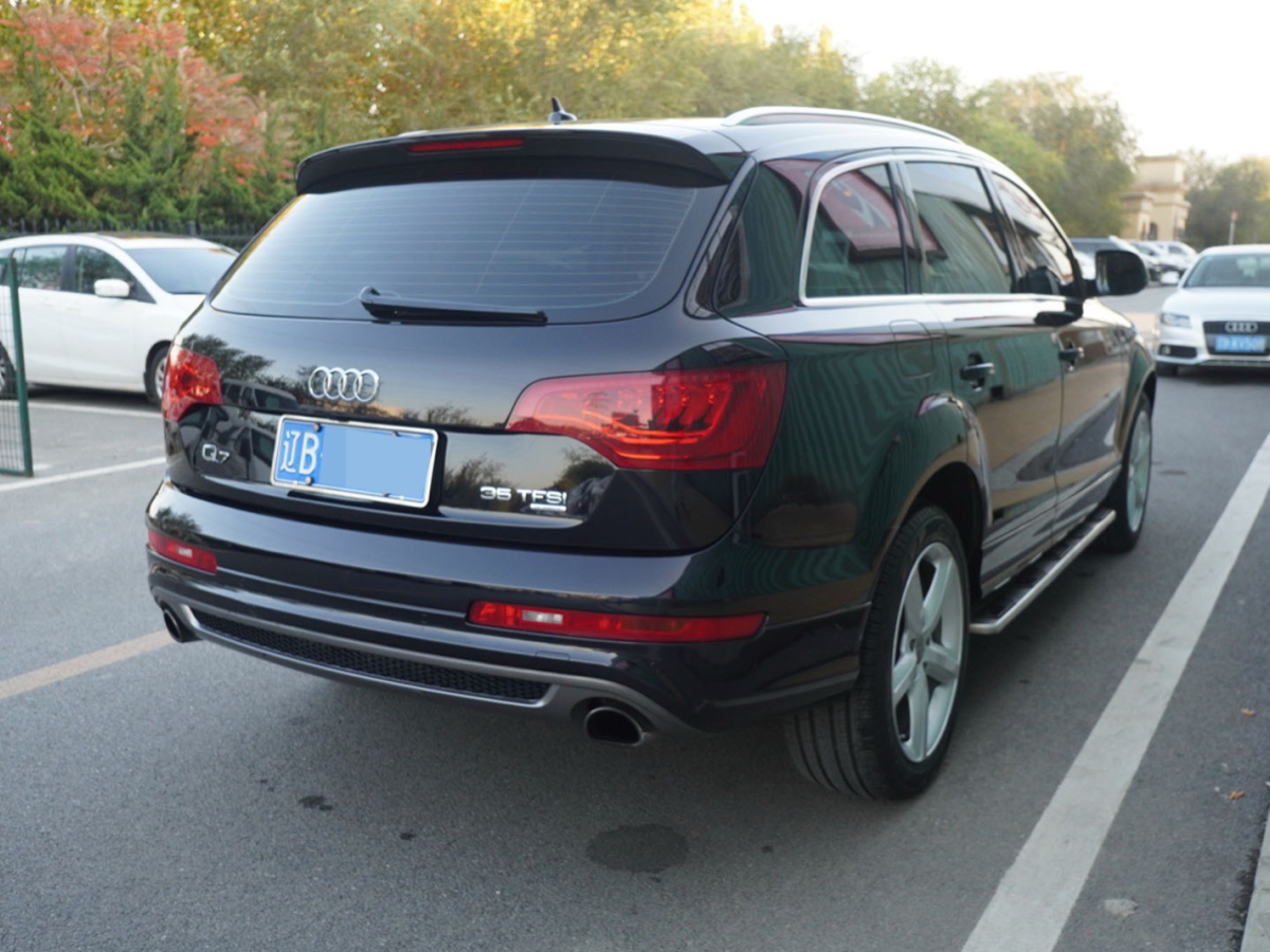 奧迪 奧迪Q7  2014款 35 TFSI 運(yùn)動(dòng)型圖片