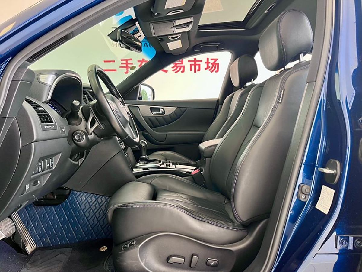 英菲尼迪 QX70  2015款 3.7L 絕影版圖片