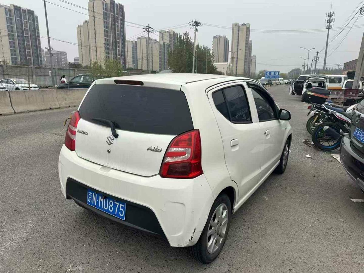 啟辰 R50  2013款 1.6L 北斗導(dǎo)航版圖片