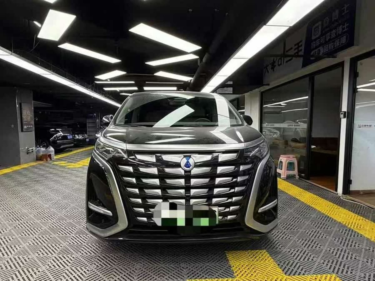 騰勢 騰勢D9  2022款 DM-i 970 四驅(qū)尊榮型圖片