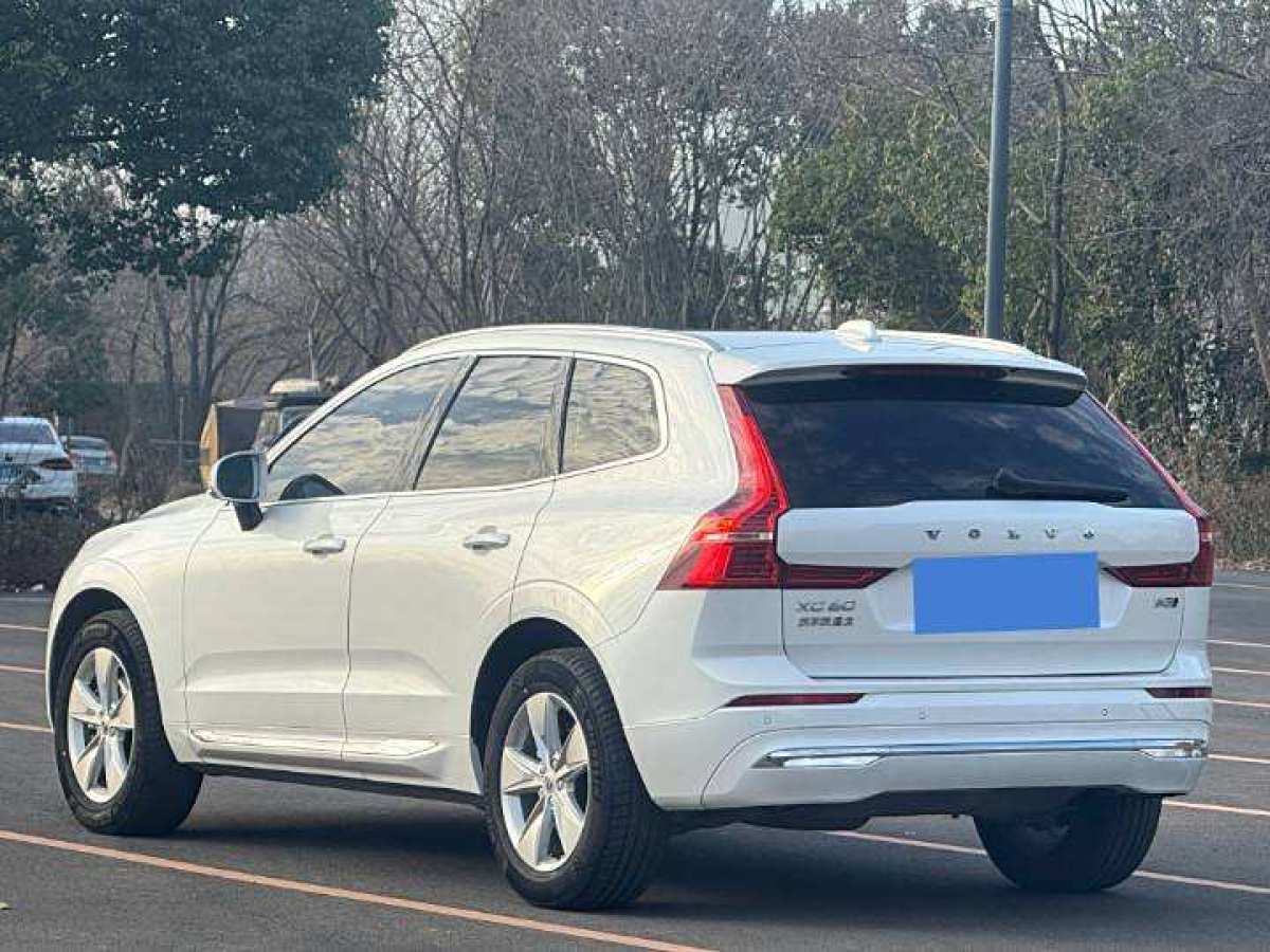 沃爾沃 XC60  2022款 B5 四驅(qū)智逸豪華版圖片