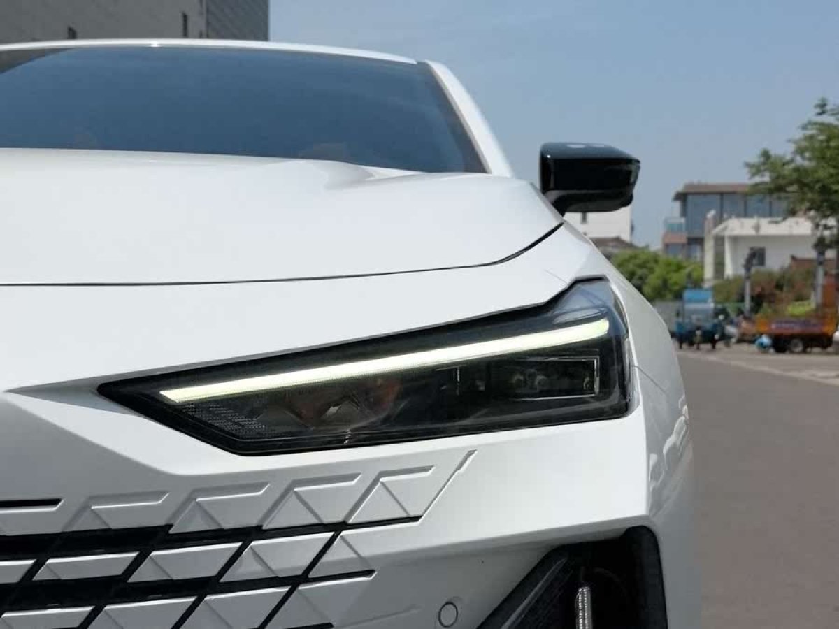 長安 長安UNI-V 智電iDD  2023款 智電iDD 1.5T 113km智趣型（飛快版）圖片