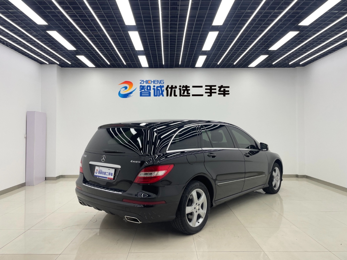 奔馳 奔馳R級(jí)  2015款 R 400 4MATIC 商務(wù)型圖片