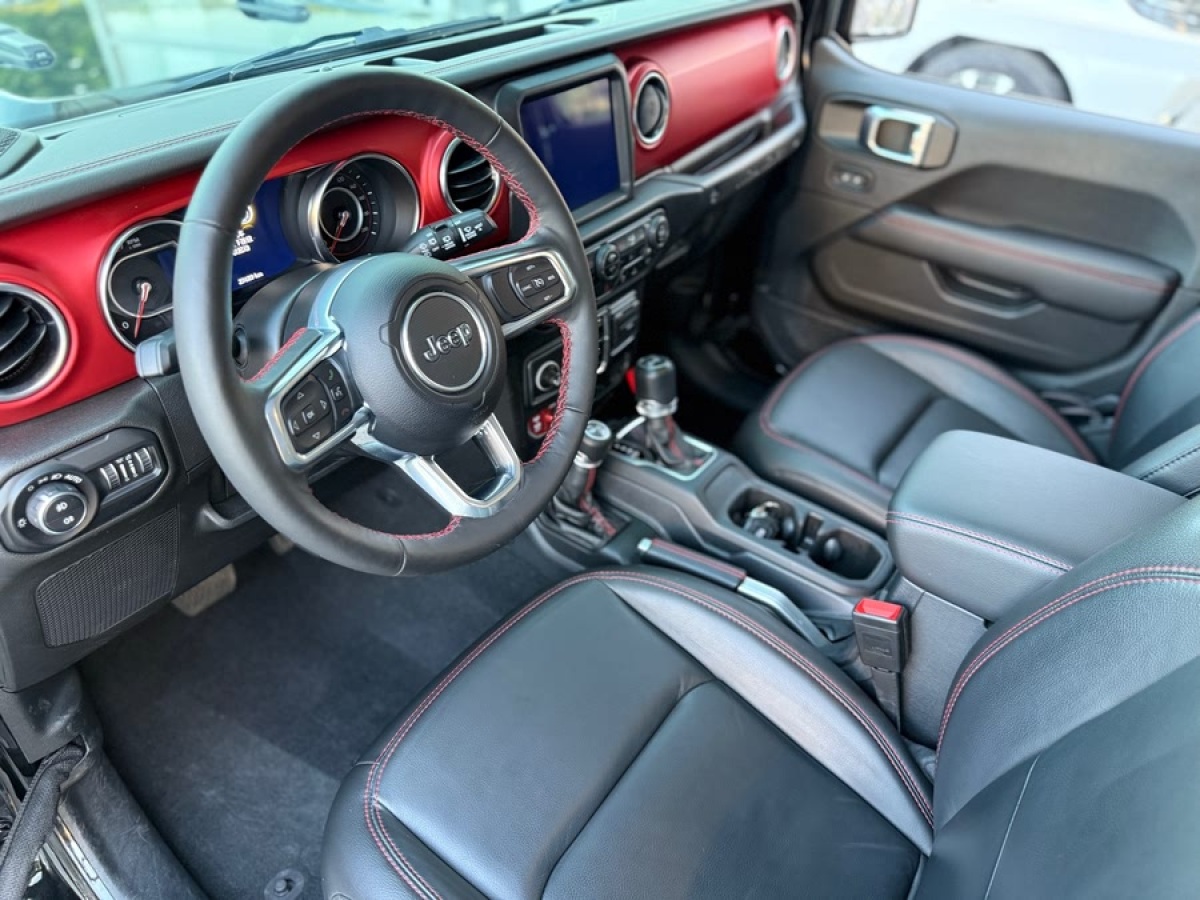 Jeep 牧馬人  2024款 2.0T 羅賓漢四門版圖片