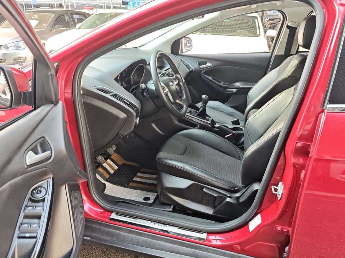 福特 ?？怂? 2012款 兩廂 1.6L 手動風(fēng)尚型圖片