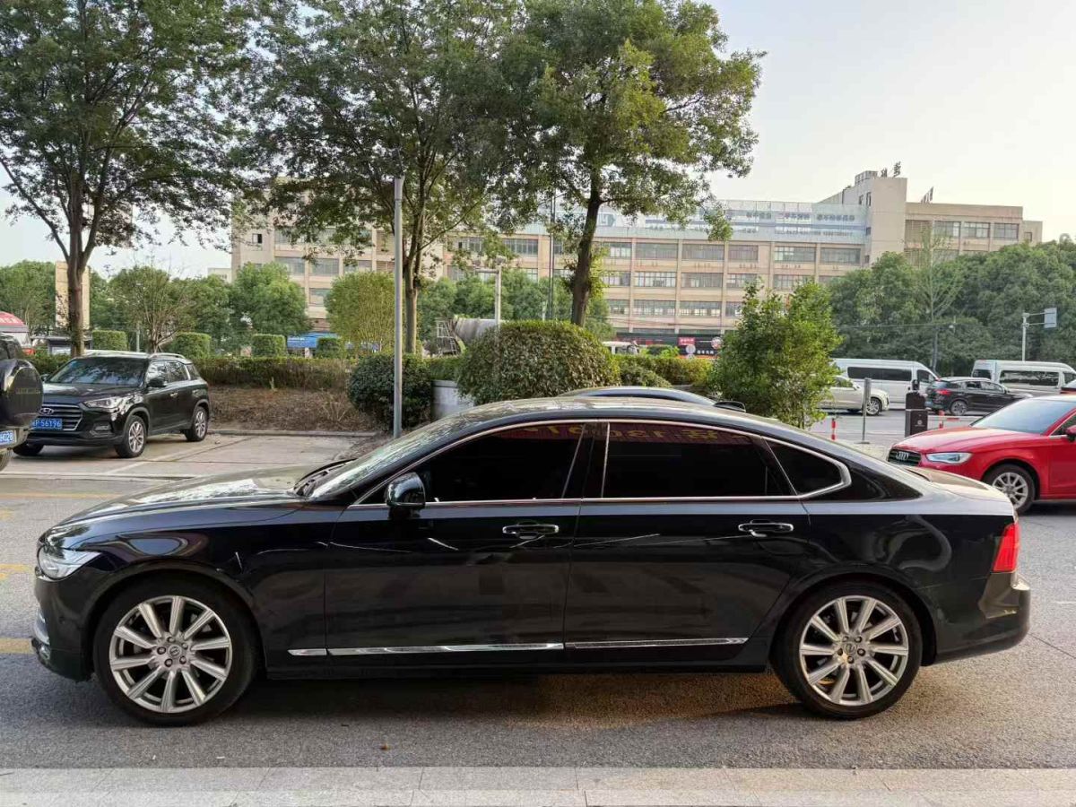 沃爾沃 S90  2017款 T4 智遠(yuǎn)版圖片