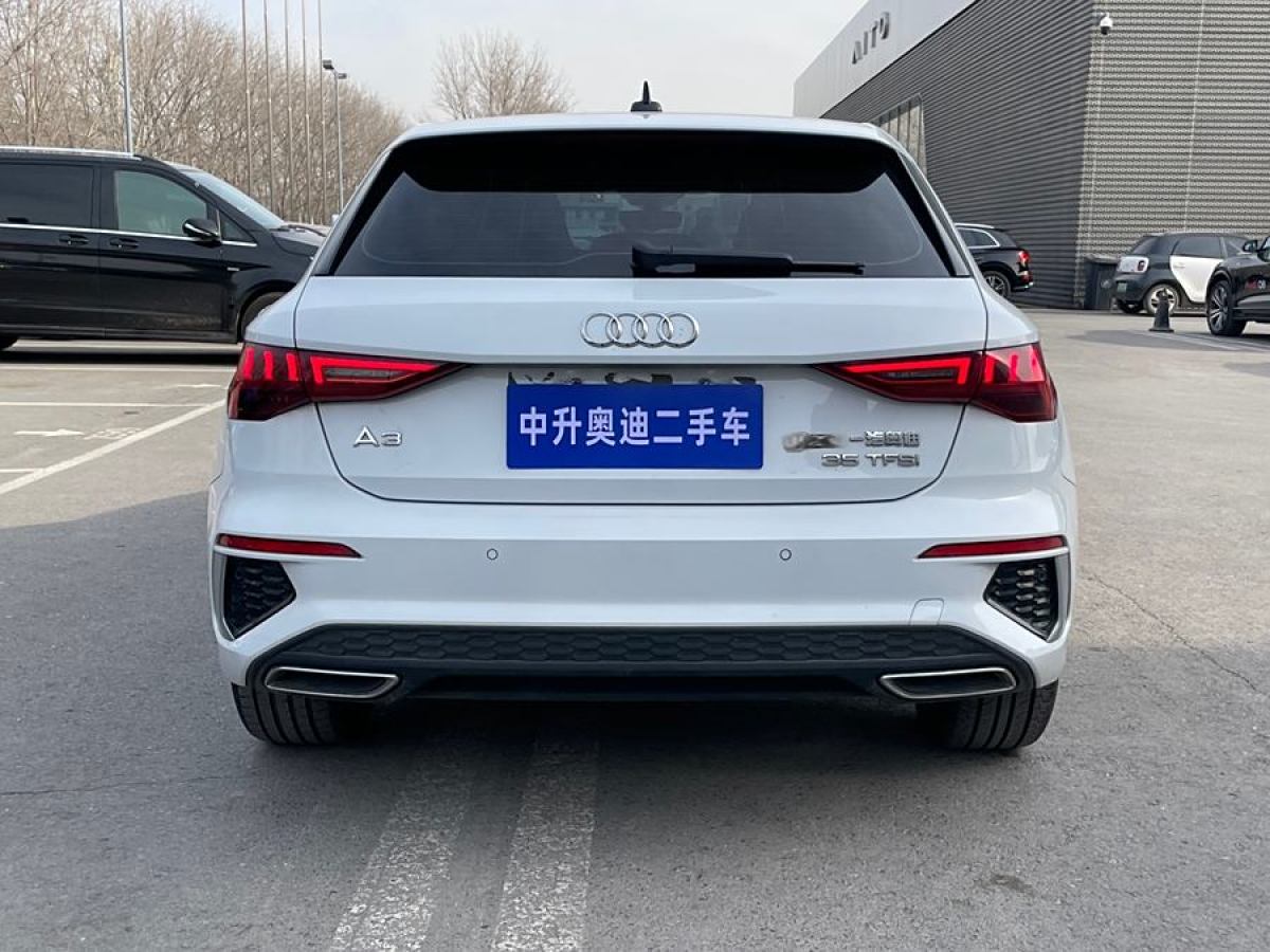 奧迪 奧迪A3  2021款 Sportback 35 TFSI 進(jìn)取運(yùn)動(dòng)型圖片