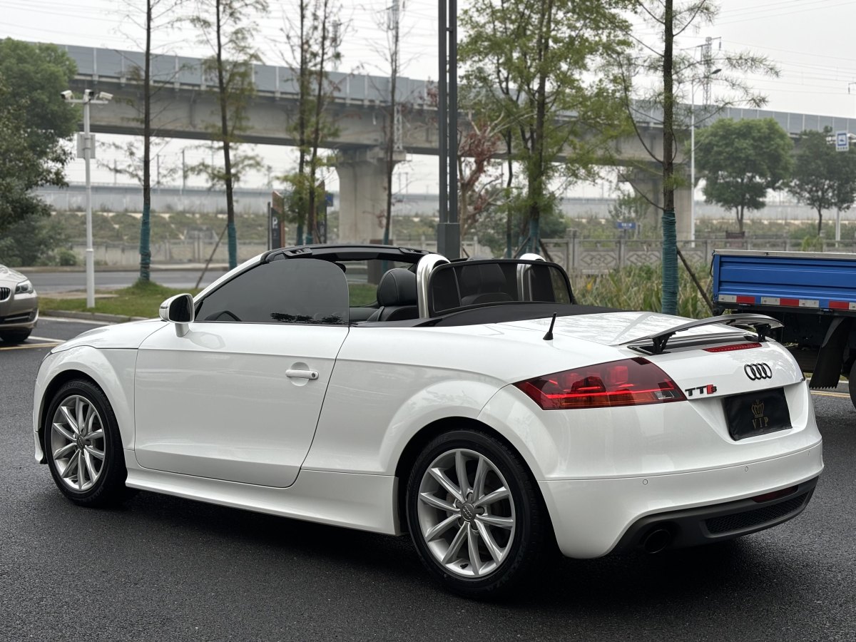 2013年10月奧迪 奧迪TT  2013款 TT Roadster 45 TFSI quattro