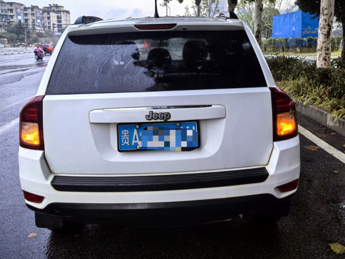 Jeep 指南者  2014款 2.4L 四驅(qū)運(yùn)動(dòng)版圖片