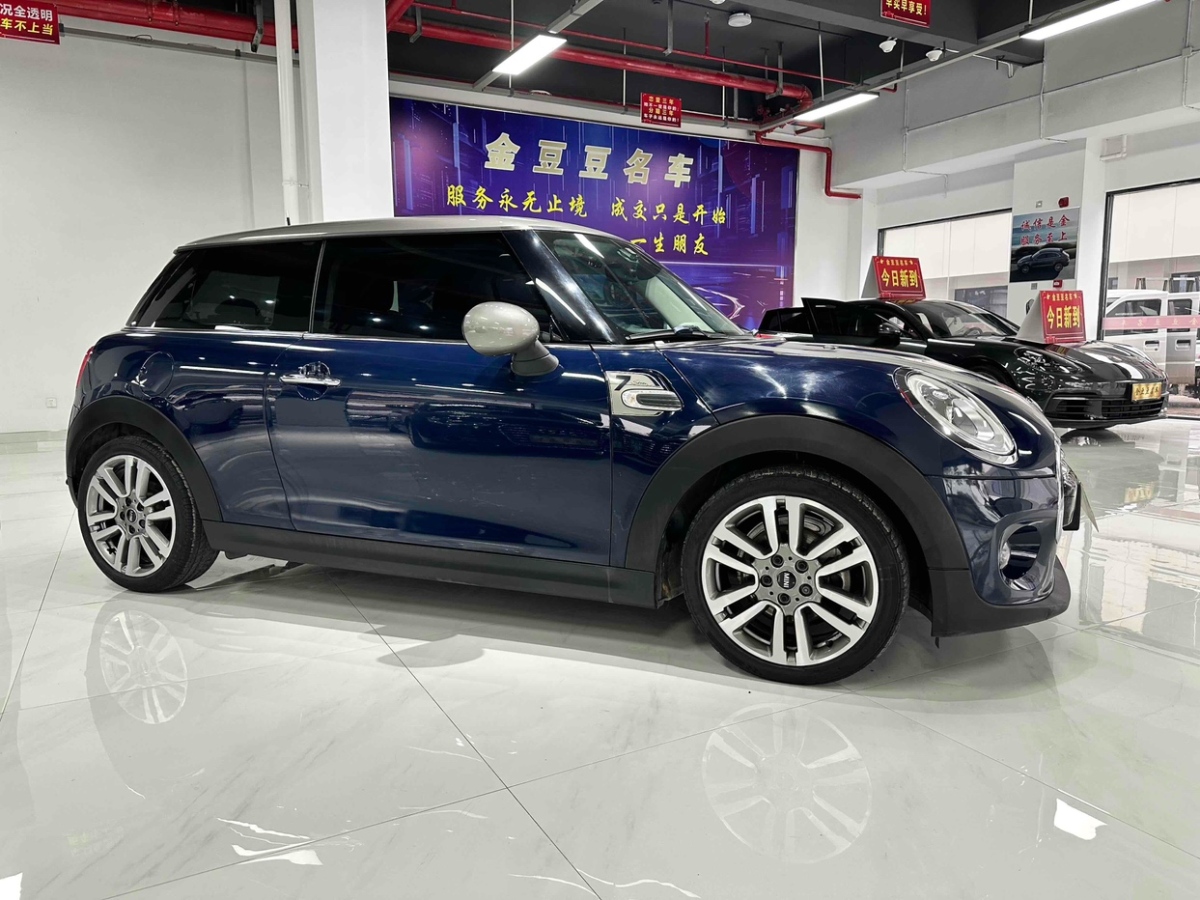 MINI MINI  2018款 1.5T COOPER 色彩紀(jì)念版圖片