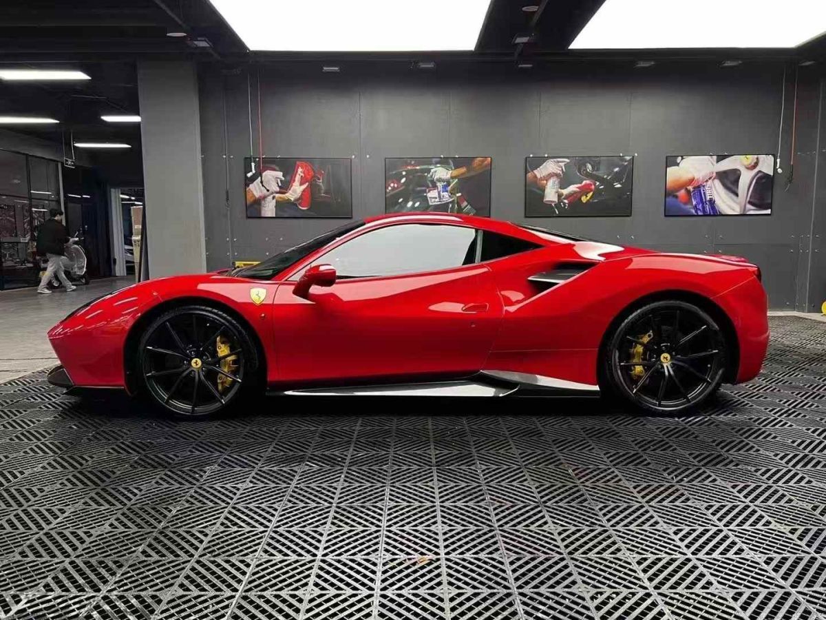 法拉利 GTC4Lusso  2017款 3.9T V8圖片