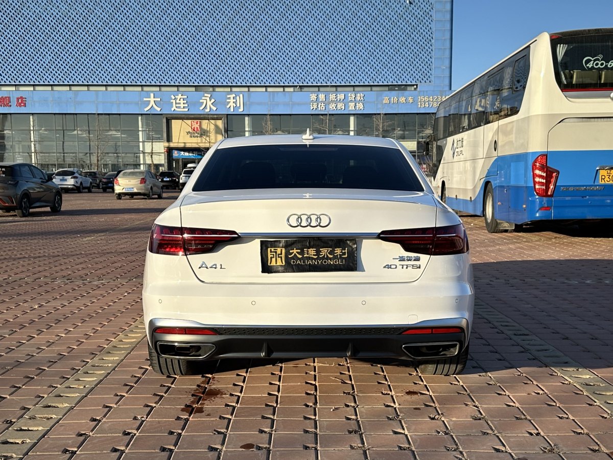 奧迪 奧迪A4L  2022款 40 TFSI 豪華動感型圖片