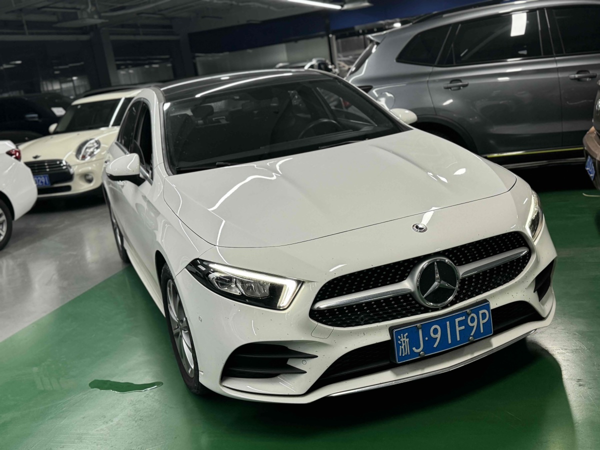 奔馳 奔馳A級  2019款  改款 A 200 L 運(yùn)動轎車圖片