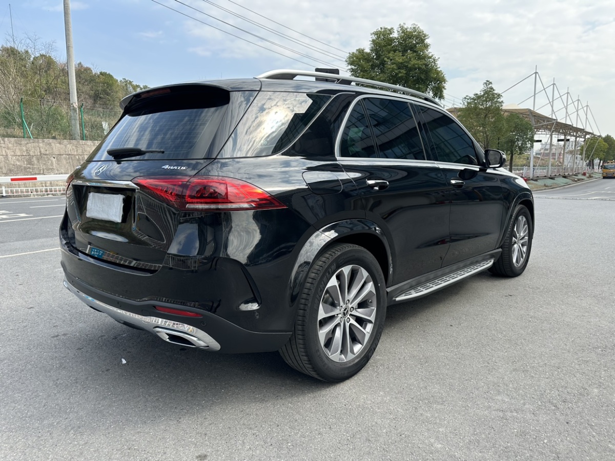 奔馳 奔馳GLE  2022款 改款 GLE 350 4MATIC 時(shí)尚型圖片