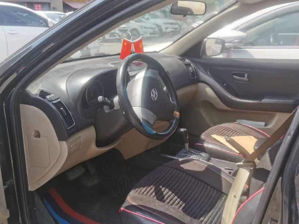 現(xiàn)代 朗動  2013款 1.6L 自動尊貴型圖片