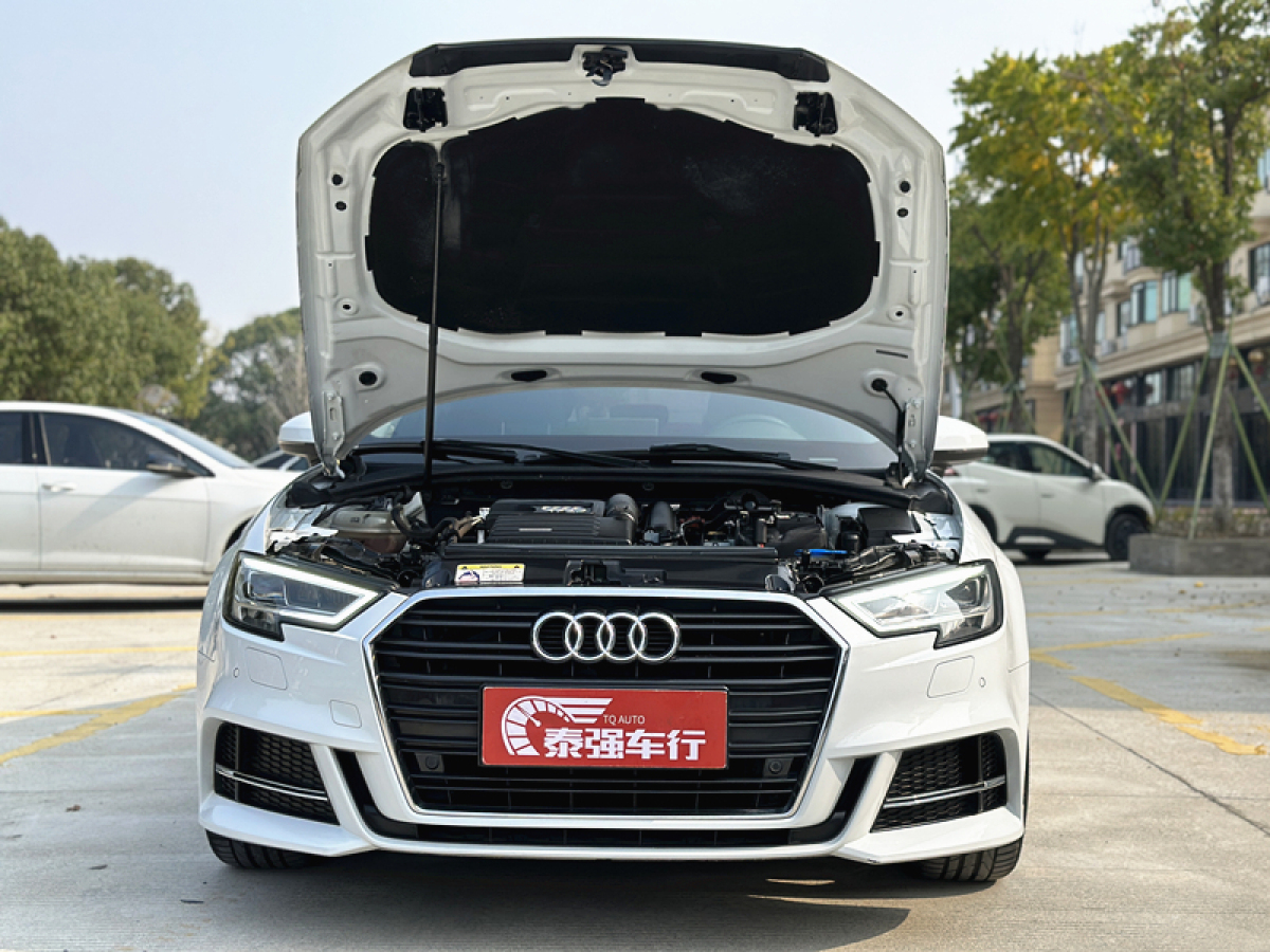 奧迪 奧迪A3  2015款 A3 1.4TFSI 35TFSI 百萬紀(jì)念智領(lǐng)型圖片