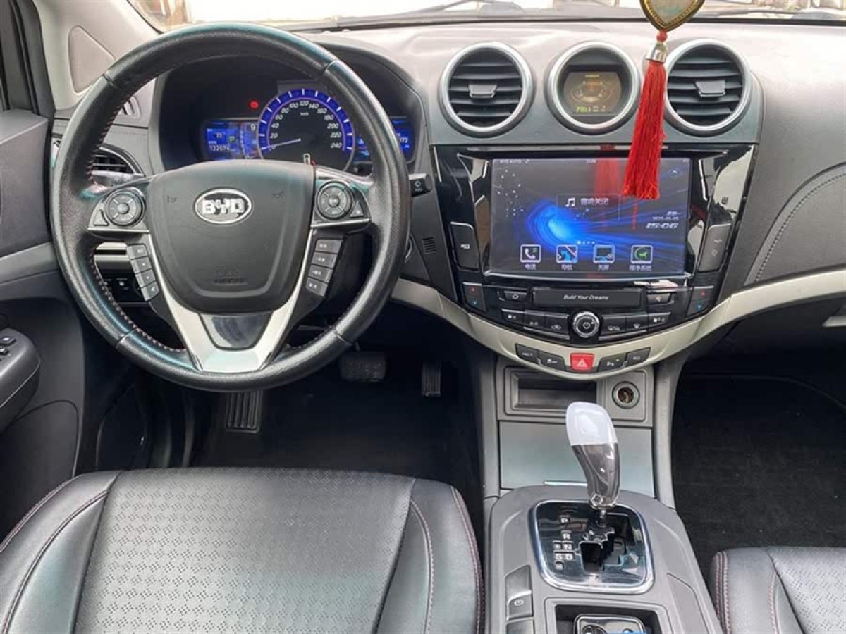 比亞迪 S7  2015款 2.0T 自動(dòng)尊貴型圖片