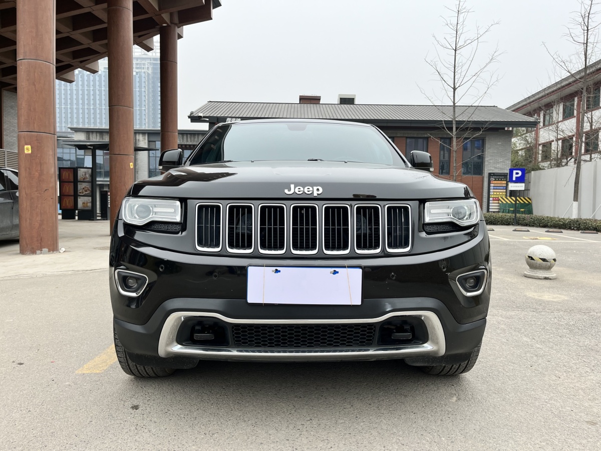 Jeep 大切諾基  2015款 3.0L 舒享導(dǎo)航版圖片