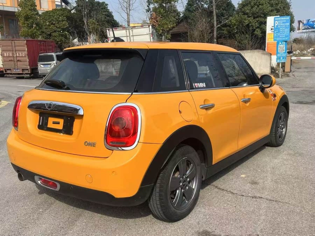 MINI MINI  2015款 1.2T ONE 五門版圖片