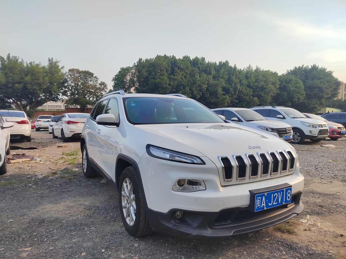 Jeep 自由光  2016款 2.4L 領(lǐng)先版圖片