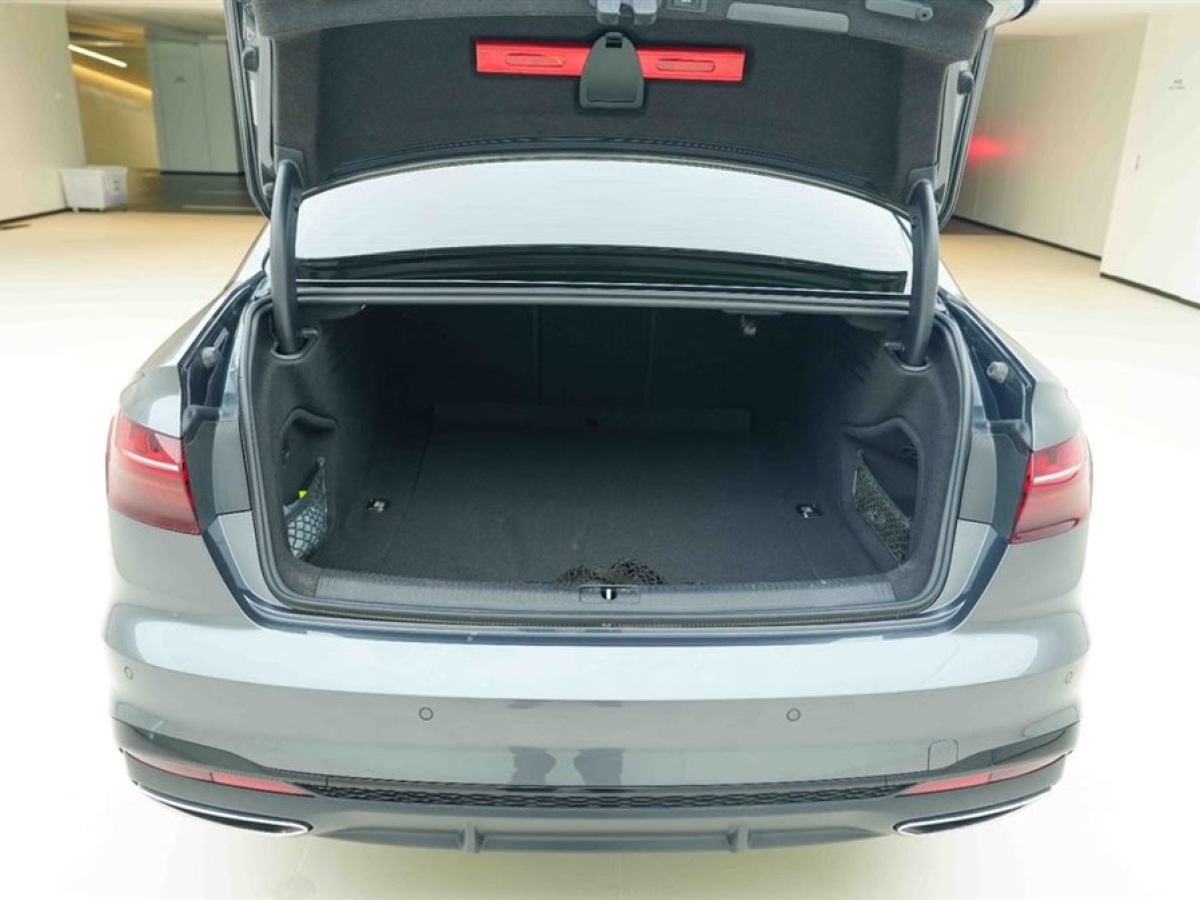 奧迪 奧迪A4L  2022款 40 TFSI 豪華動感型圖片