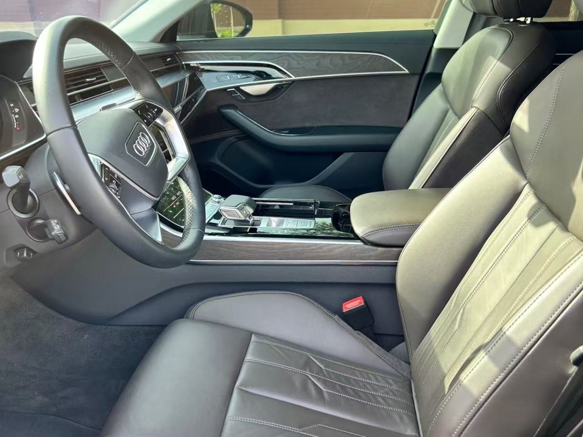 奧迪 奧迪A8  2023款 A8L 45 TFSI quattro 豪華型圖片