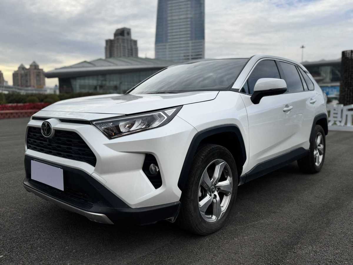 豐田 RAV4  2018款 榮放 2.0L CVT兩驅(qū)風尚版圖片