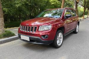 指南者 Jeep 2.4L 四驅(qū)豪華導(dǎo)航版