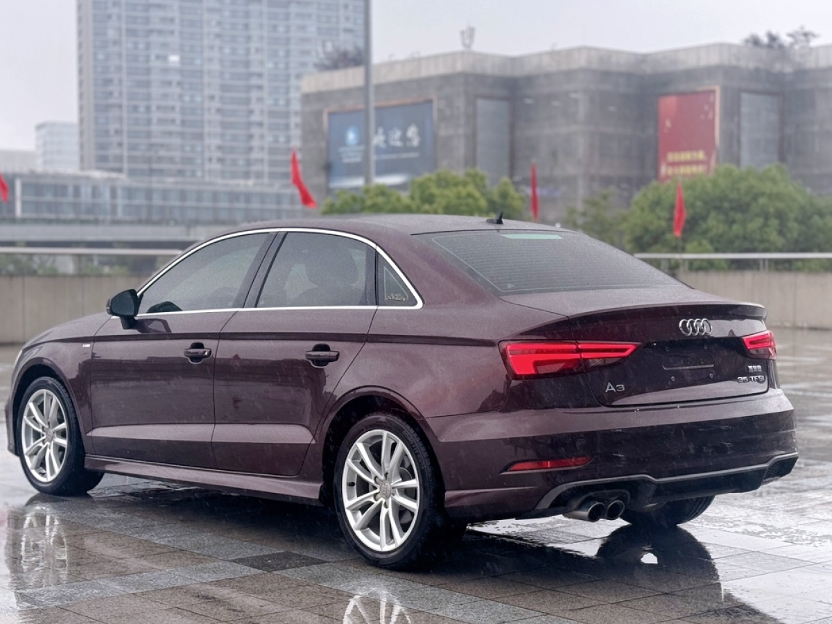 奧迪 奧迪A3  2018款 30周年年型 Limousine 35 TFSI 時尚型圖片