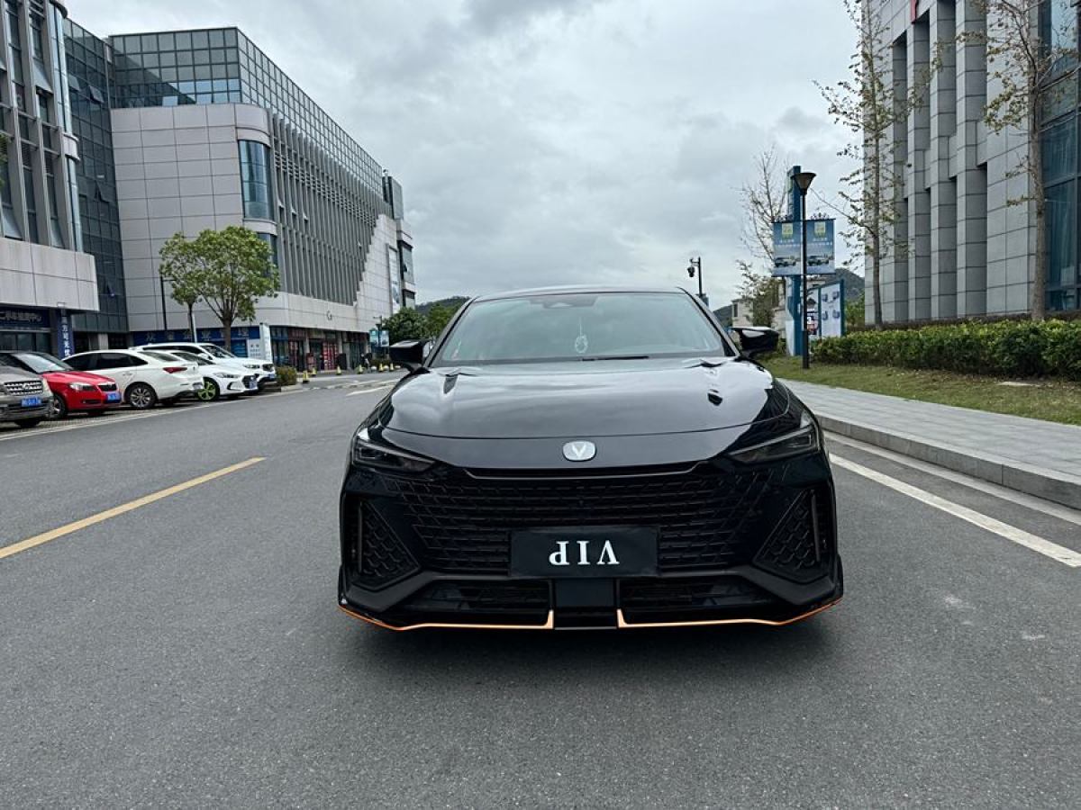 長(zhǎng)安 長(zhǎng)安UNI-V  2022款 2.0T 領(lǐng)速版圖片