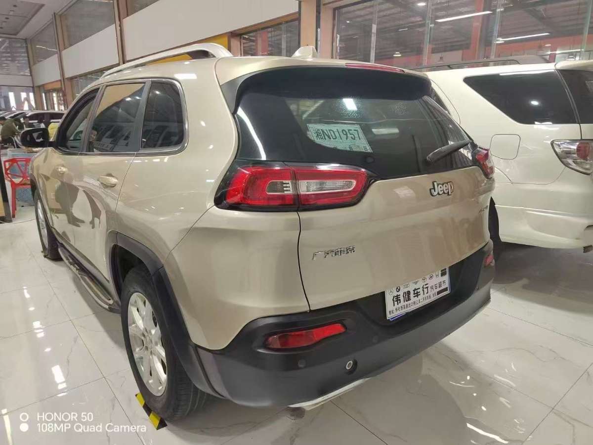 Jeep 自由光  2016款 2.4L 專業(yè)智能版圖片