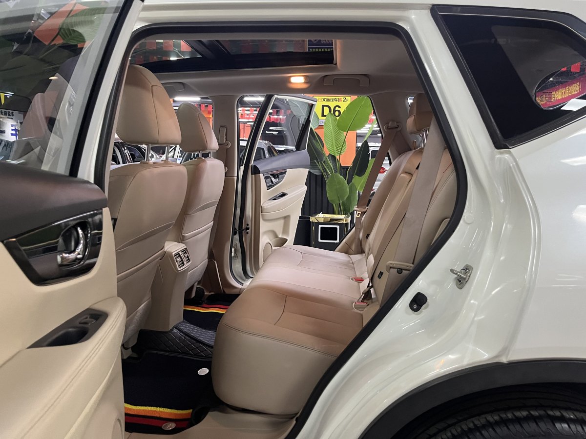 日產(chǎn) 奇駿  2014款 2.5L CVT尊享版 4WD圖片