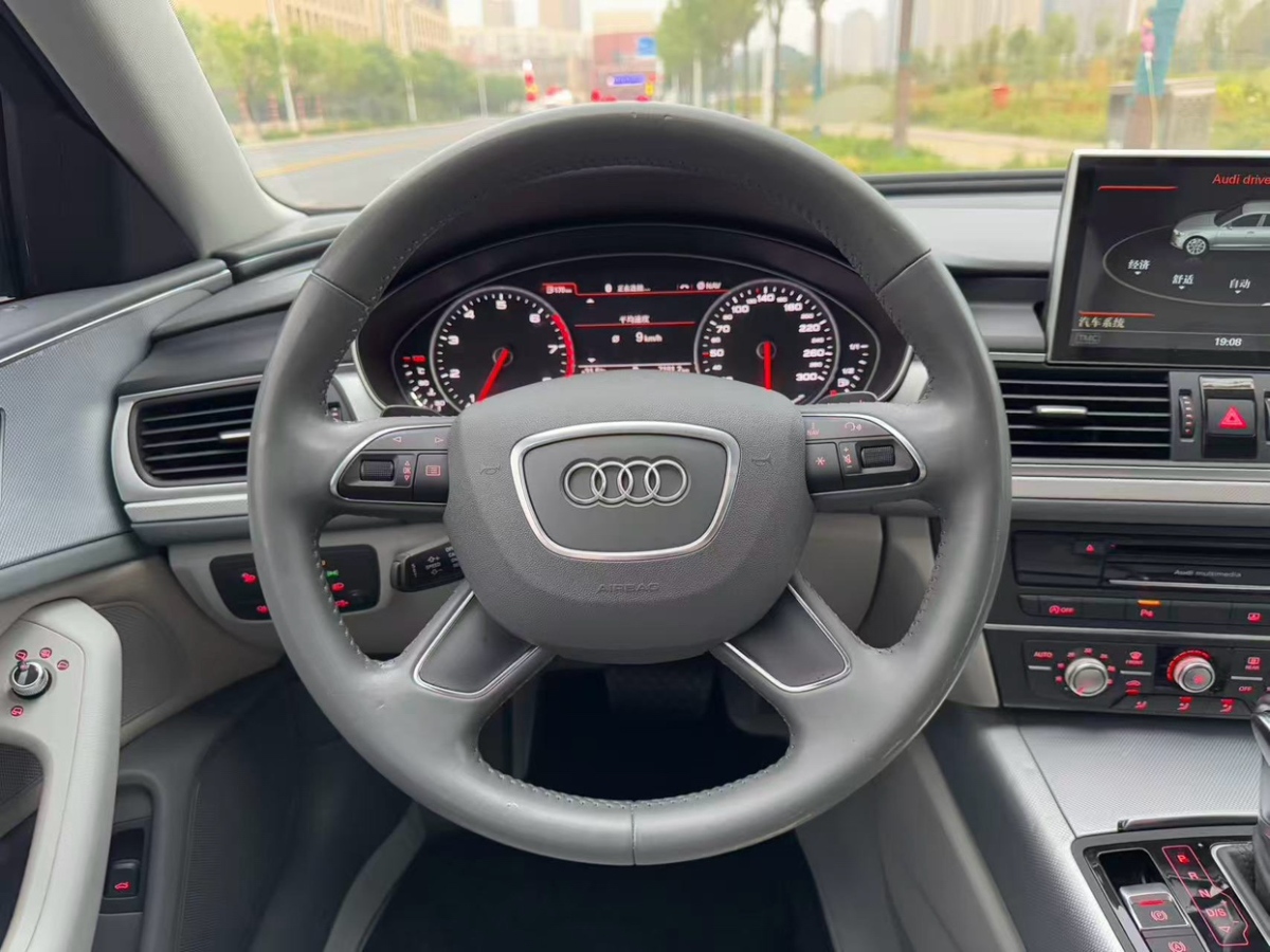 奧迪 奧迪A6L  2014款 TFSI 標(biāo)準(zhǔn)型圖片