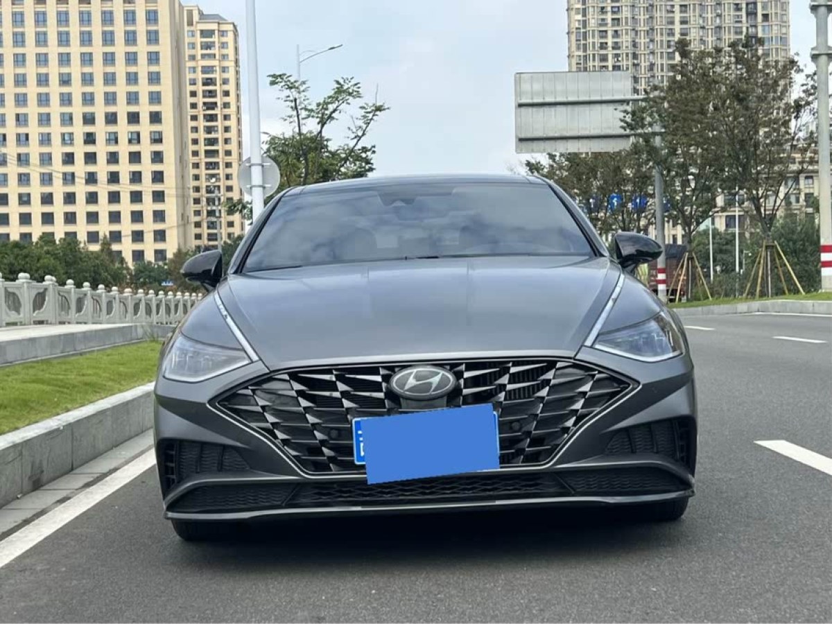 現(xiàn)代 索納塔  2022款 270TGDi DCT 20周年紀念款圖片