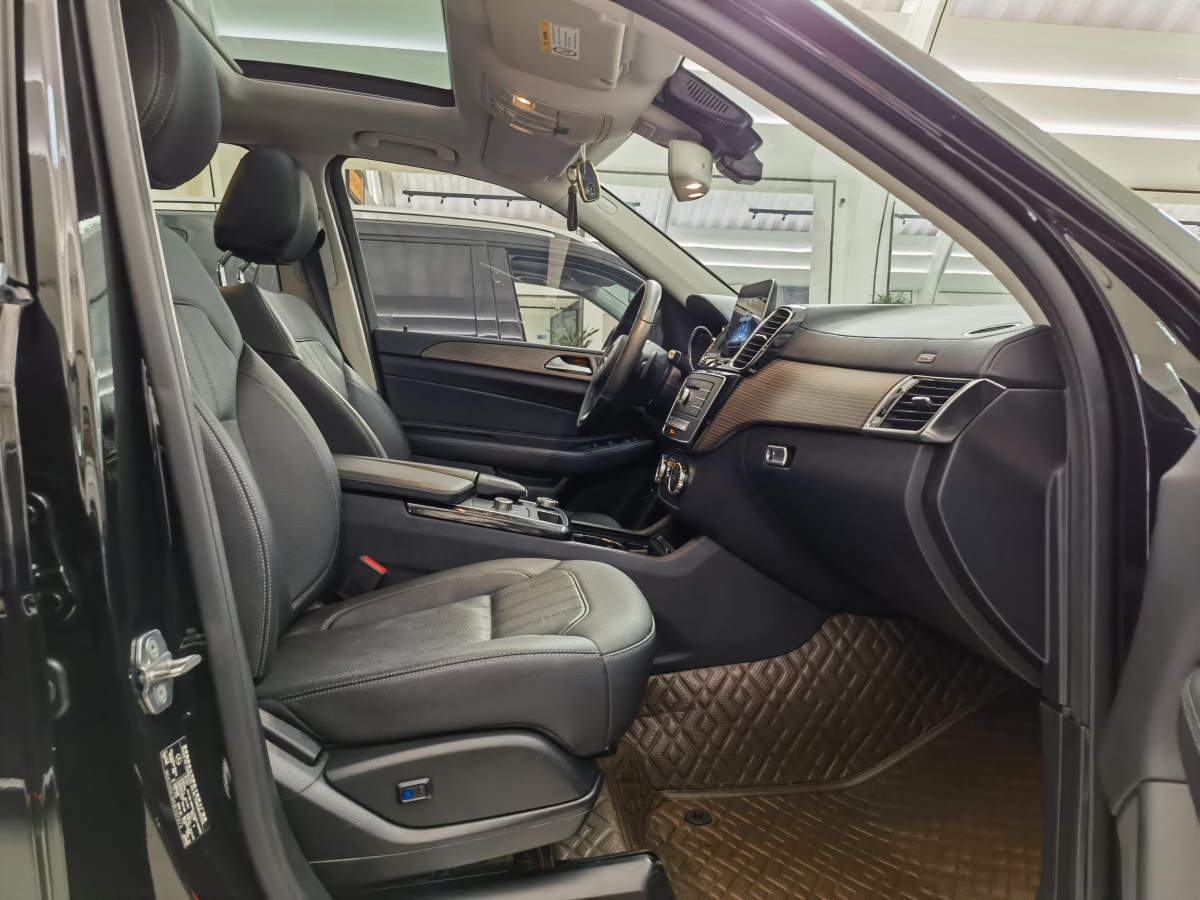 奔馳 奔馳GLE  2018款 GLE 320 4MATIC 動(dòng)感型臻藏版圖片