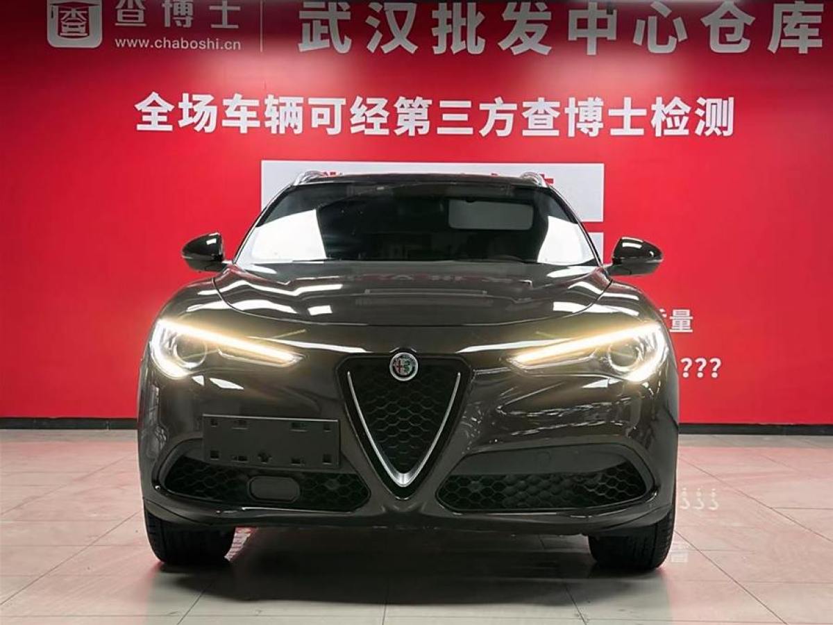 阿爾法·羅密歐 Stelvio  2017款 2.0T 200HP 豪華版圖片