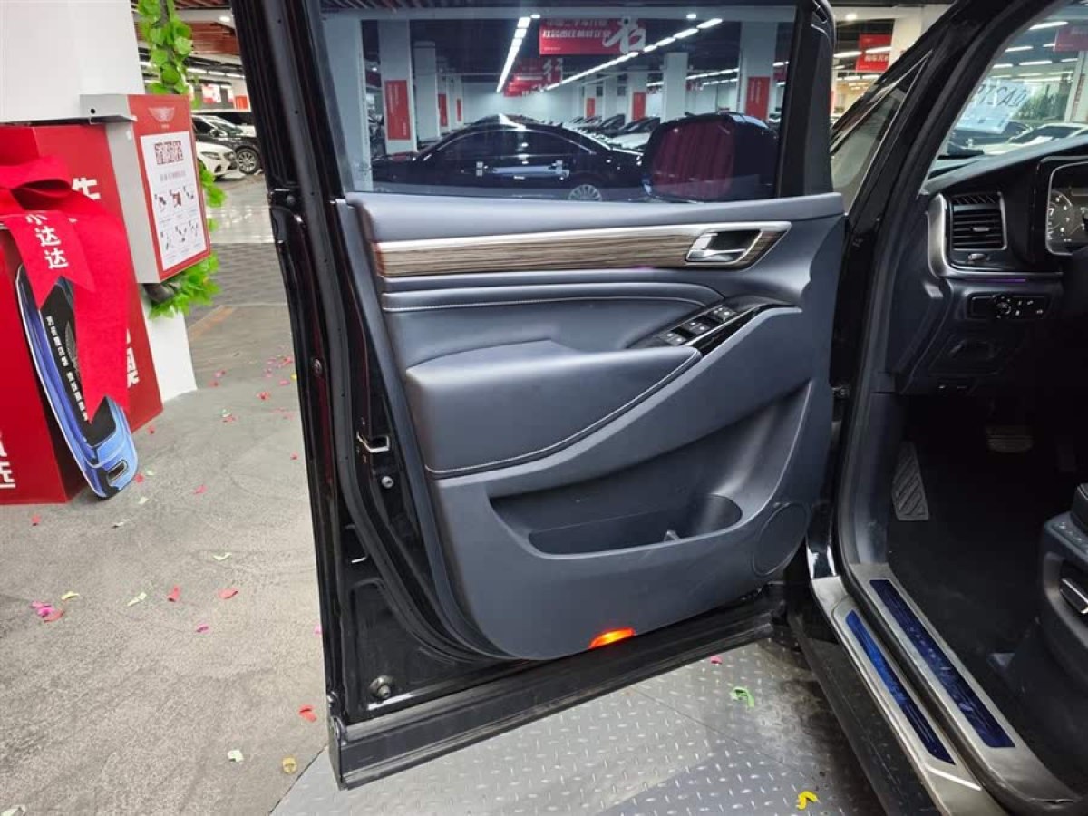 廣汽傳祺 M8  2021款 領秀系列 390T 至尊版圖片