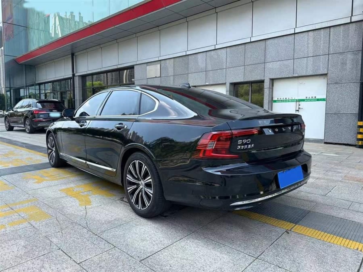 沃爾沃 S90  2021款 B5 智逸豪華版圖片